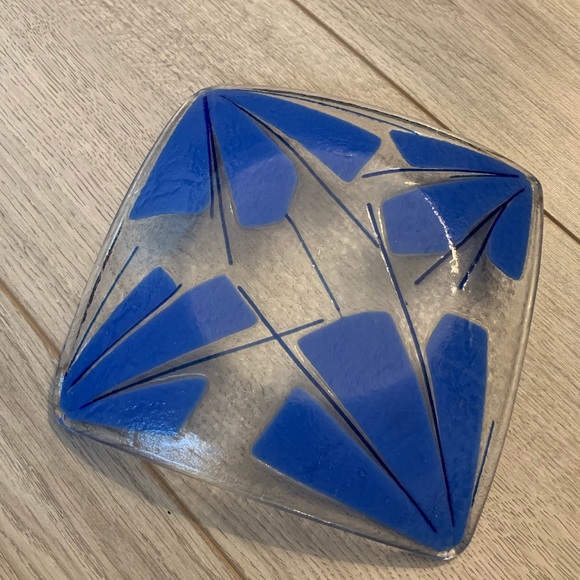 Square Fused Glass Serving Plate 6 5/8” w/ Blue Design & Textured Bottom - Picture 3 of 5